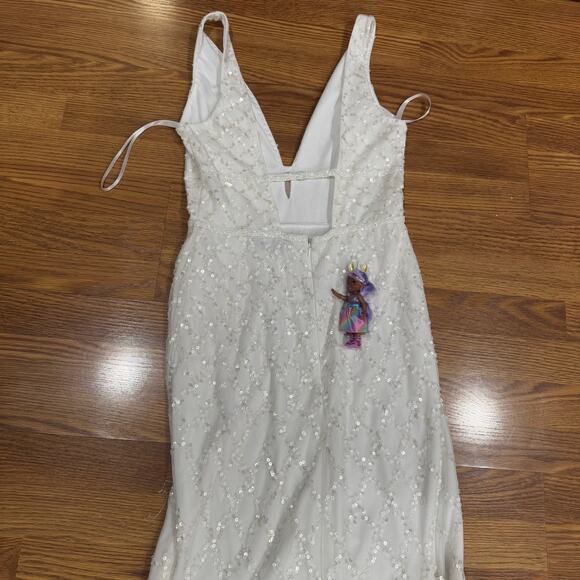 Mac Duggal wedding Plunge Sequined White Floor Length Maxi on Queenly size 8 - Picture 14 of 16